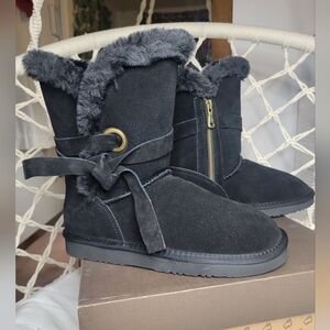 LAMO Women's Medora Mid Boots Water and Stain Resistant Suede size 7